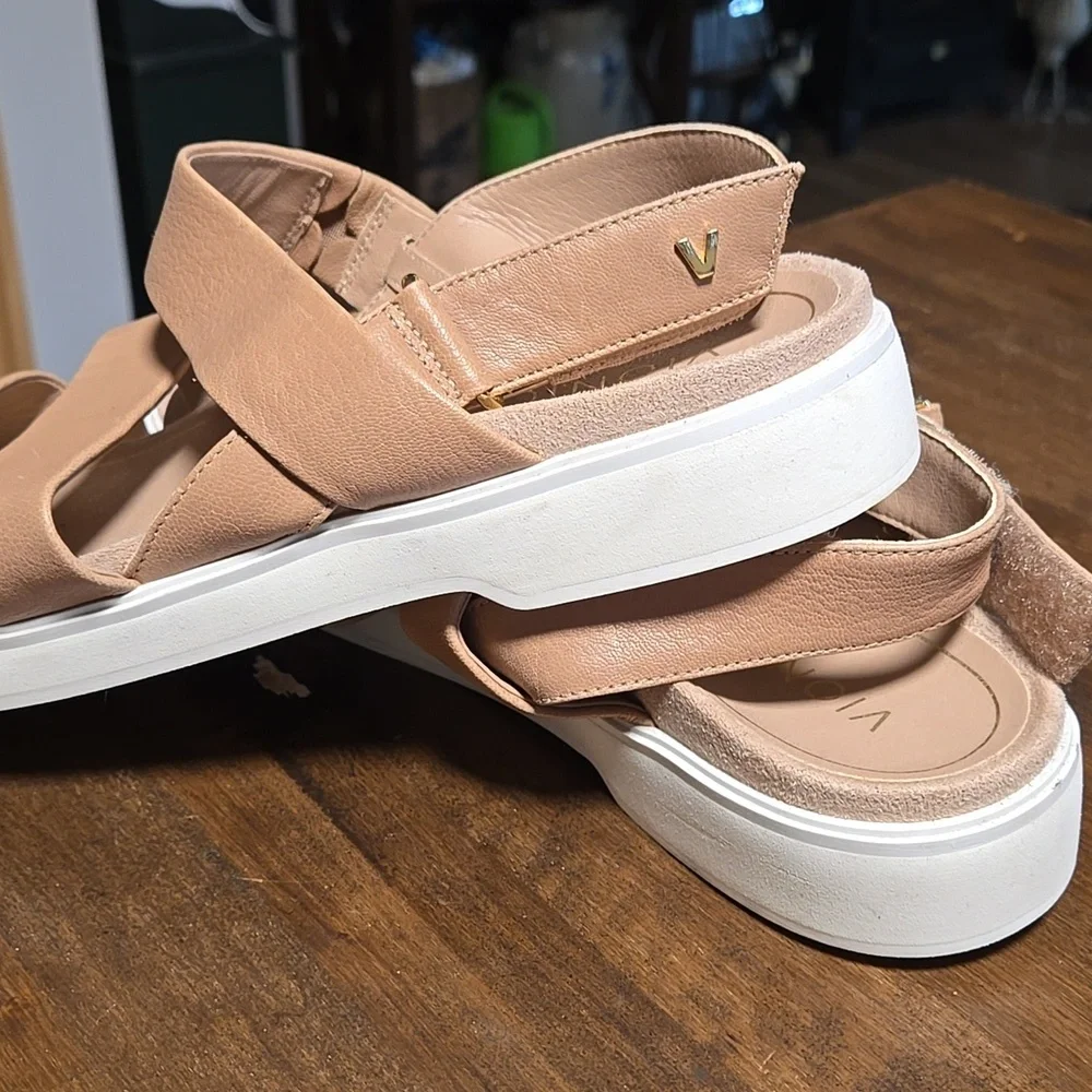 Vionic Keomi Leather Sandal Womens Size 11 EUC Walk All Day In Comfort - Picture 3 of 7